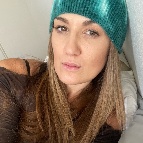 Meet your Posher, Raquel - Picture 2 of 3